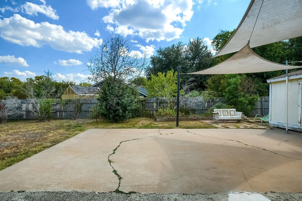 1011 Berrywood Dr - Photo 30