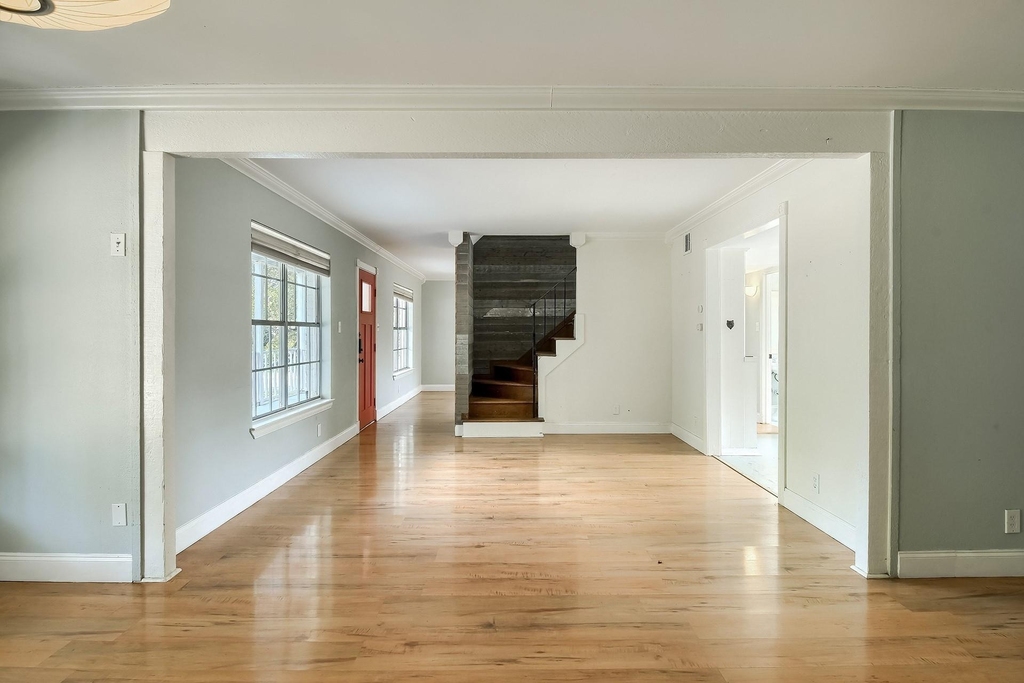 1011 Berrywood Dr - Photo 6