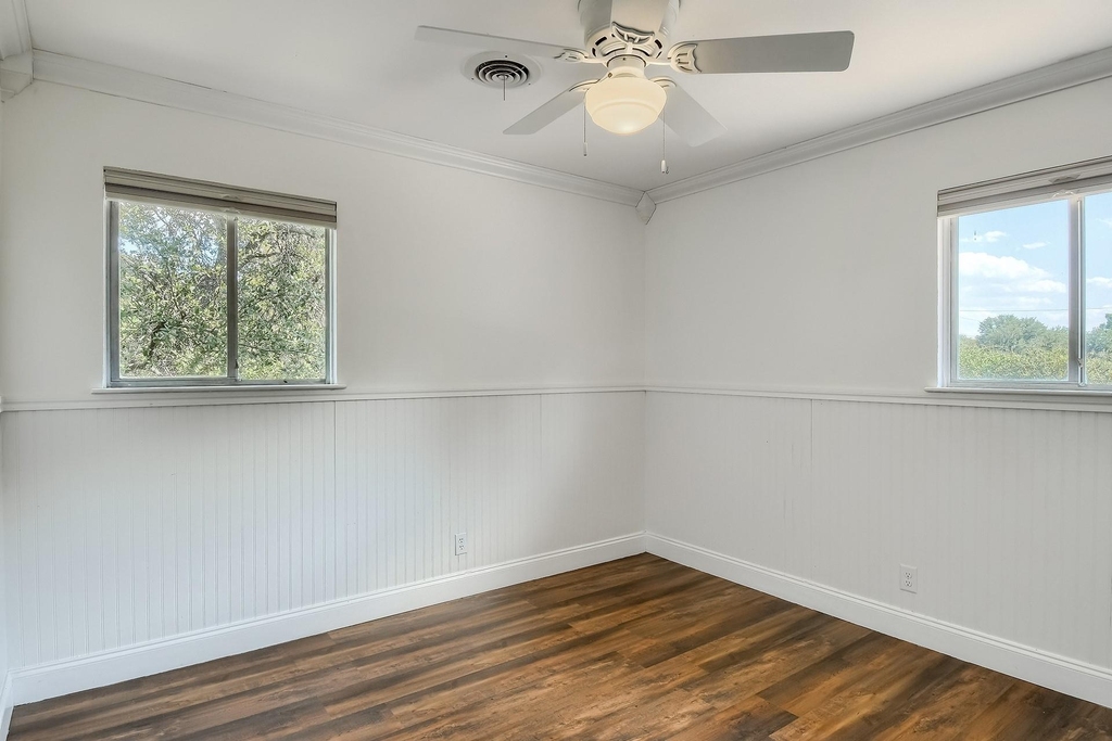 1011 Berrywood Dr - Photo 18