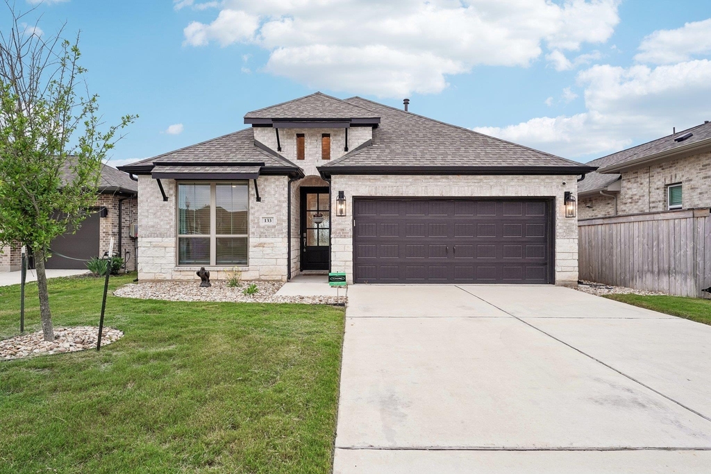 133 Plumbago Loop - Photo 0