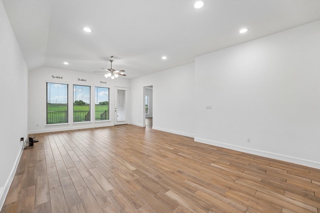 133 Plumbago Loop - Photo 9