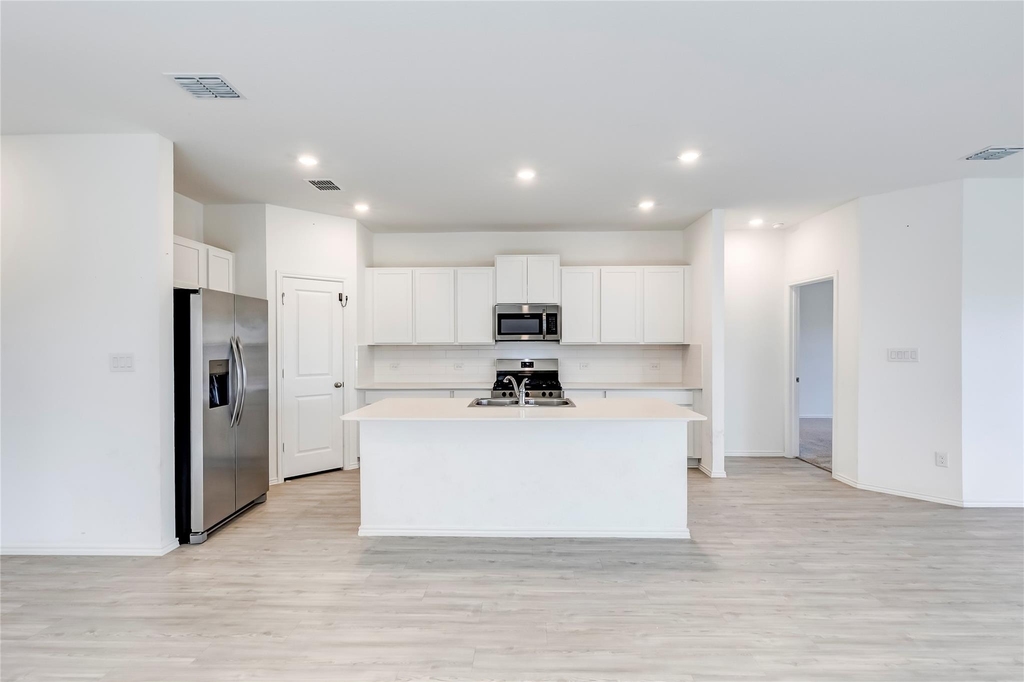 591 Avre Loop - Photo 10