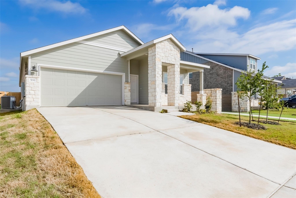591 Avre Loop - Photo 2