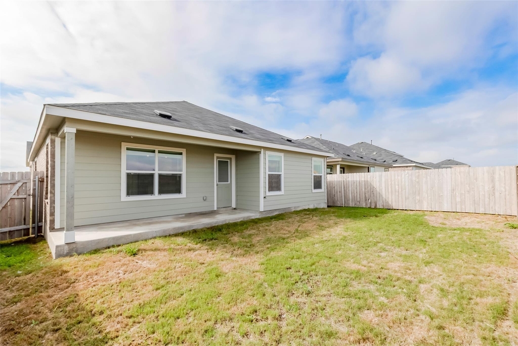 591 Avre Loop - Photo 32
