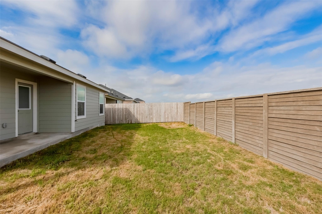 591 Avre Loop - Photo 33