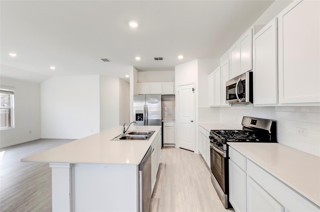 591 Avre Loop - Photo 12