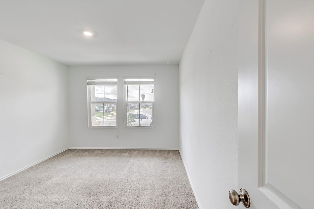 591 Avre Loop - Photo 25
