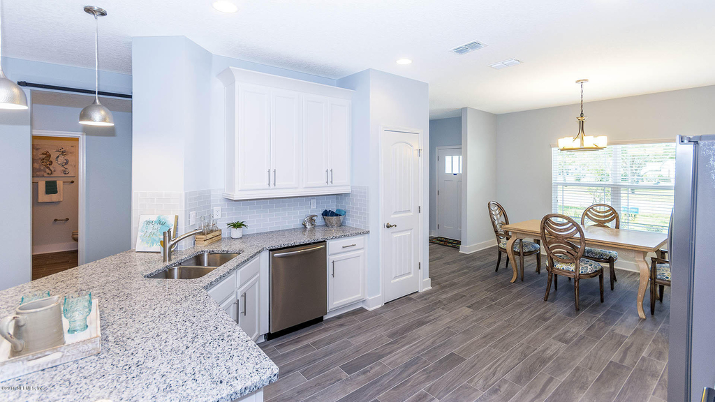 707 Amberjack Lane - Photo 9