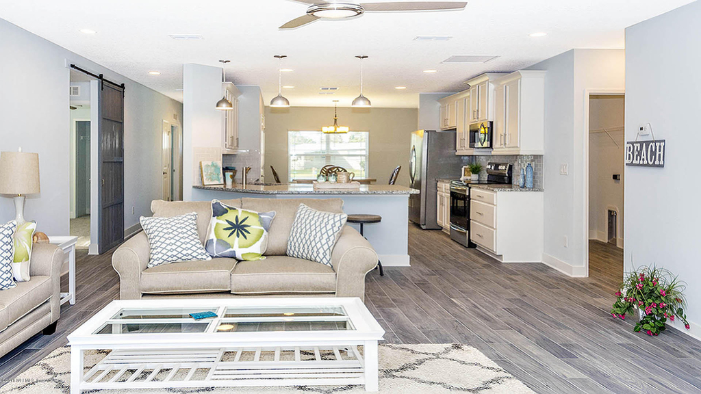 707 Amberjack Lane - Photo 3
