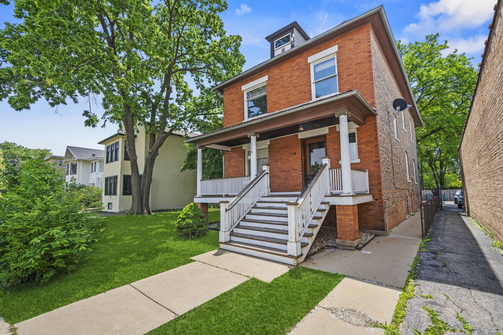 319 Chicago Avenue - Photo 0