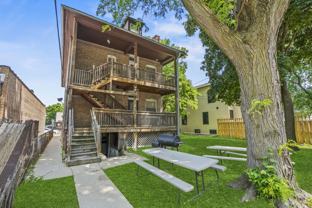 319 Chicago Avenue - Photo 10