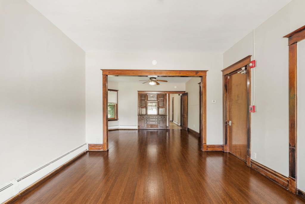 319 Chicago Avenue - Photo 1