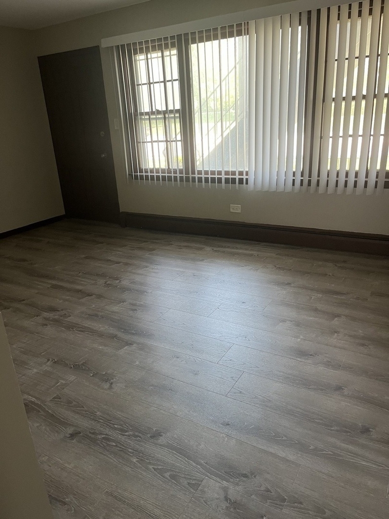 7831 Roberts Road - Photo 2