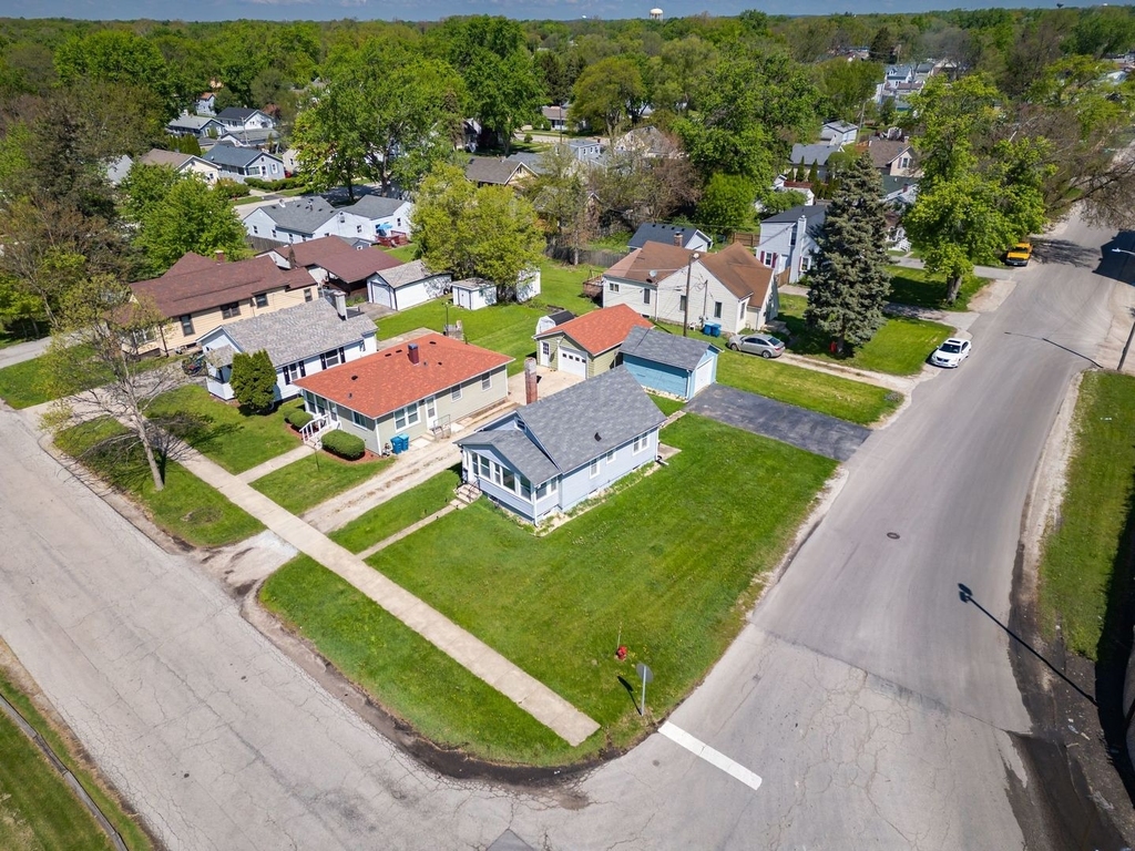 809 W Park Avenue - Photo 2