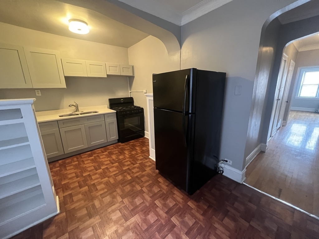 1439 W 93rd Street - Photo 2
