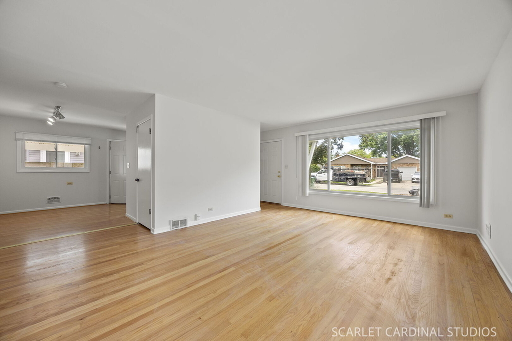 569 S Park Road - Photo 2