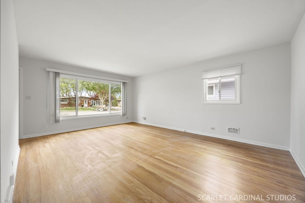 569 S Park Road - Photo 1