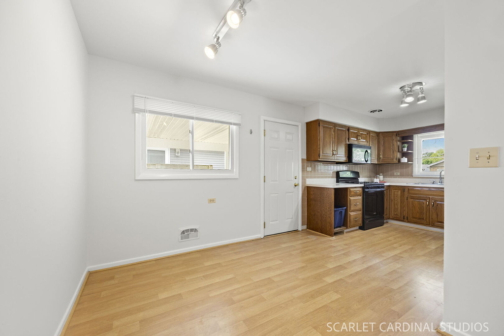 569 S Park Road - Photo 3