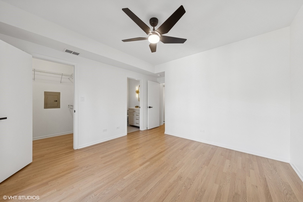 1064 N Marshfield Avenue - Photo 9