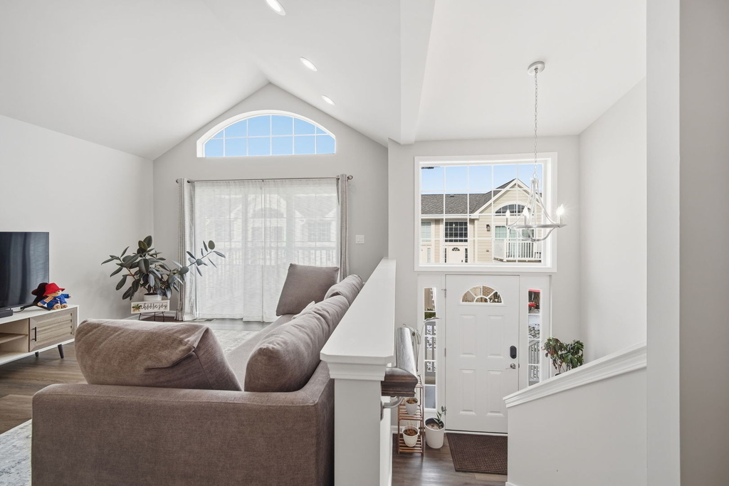 7214 Farmstead Lane - Photo 2