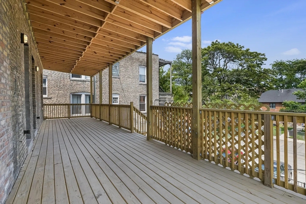 1309 N Rockwell Street - Photo 16