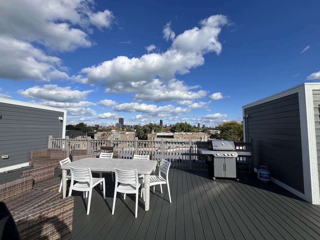 1456 W Addison Street - Photo 18