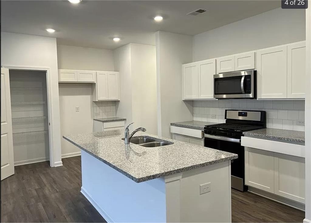 6050 Sanford Place N - Photo 4