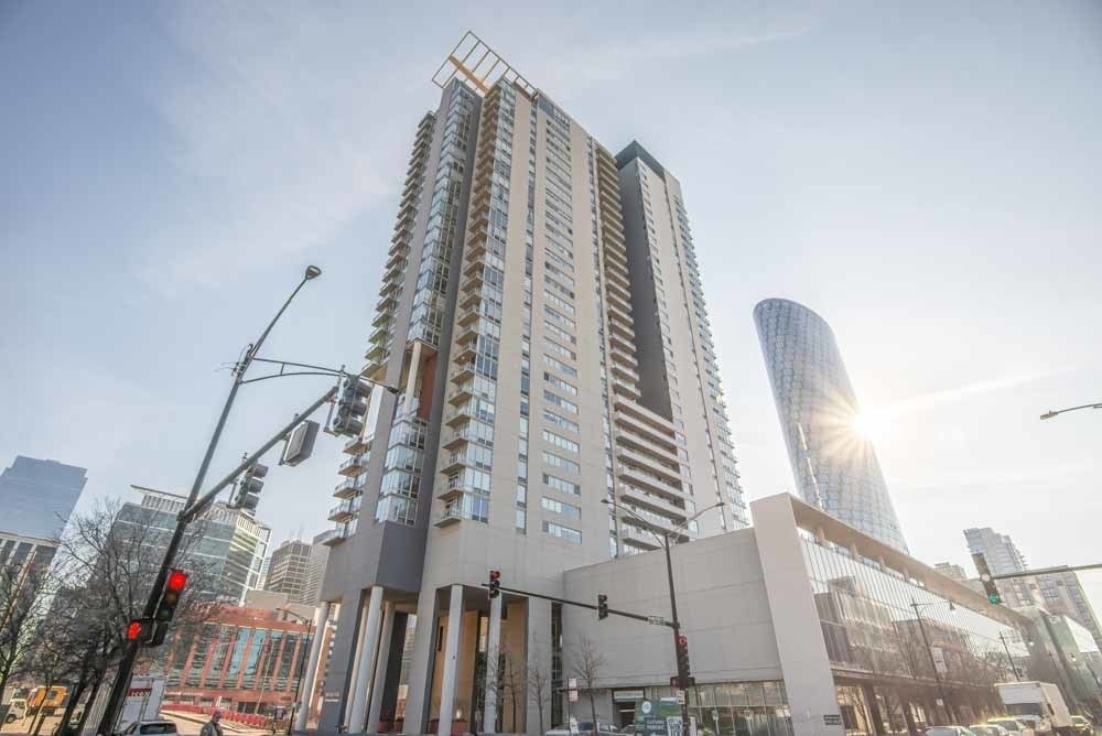 737 W Washington Boulevard - Photo 0