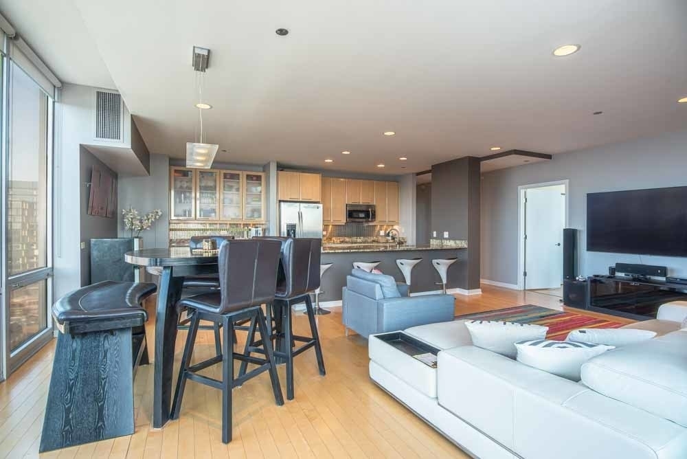 737 W Washington Boulevard - Photo 3