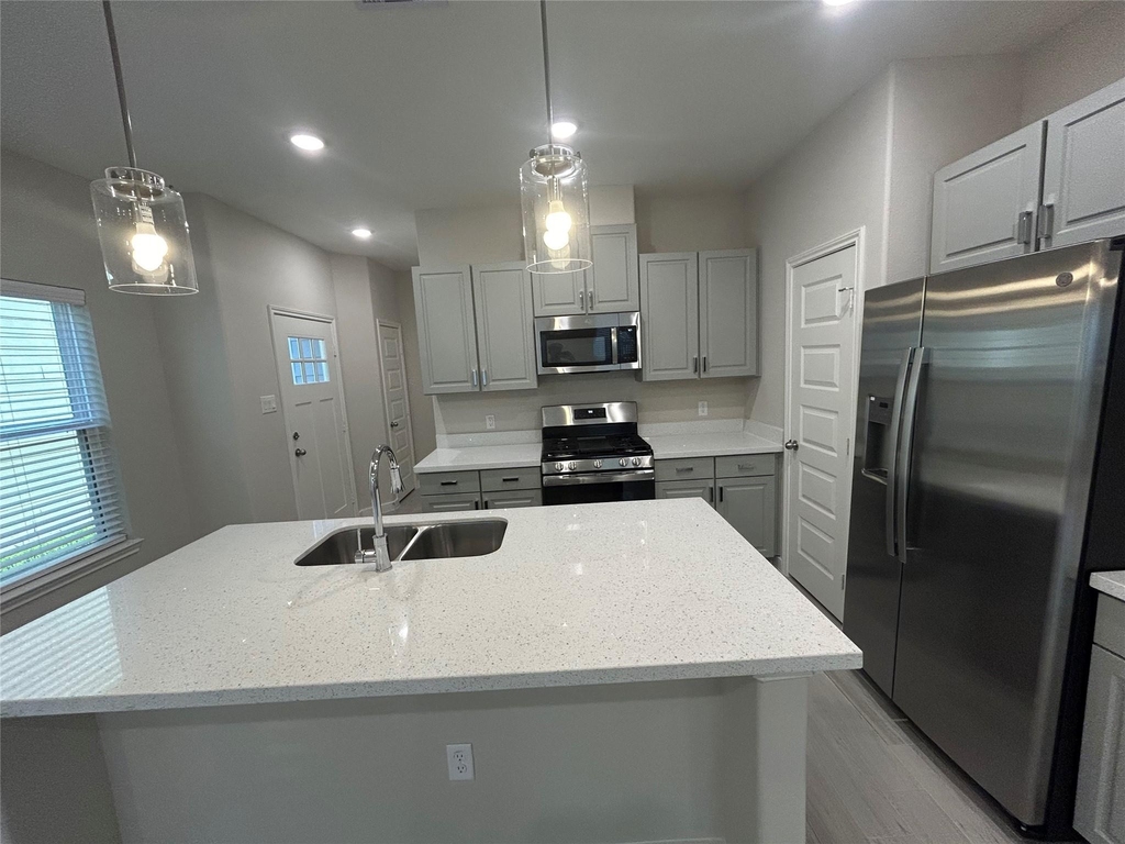 1511 Revolution Way - Photo 10
