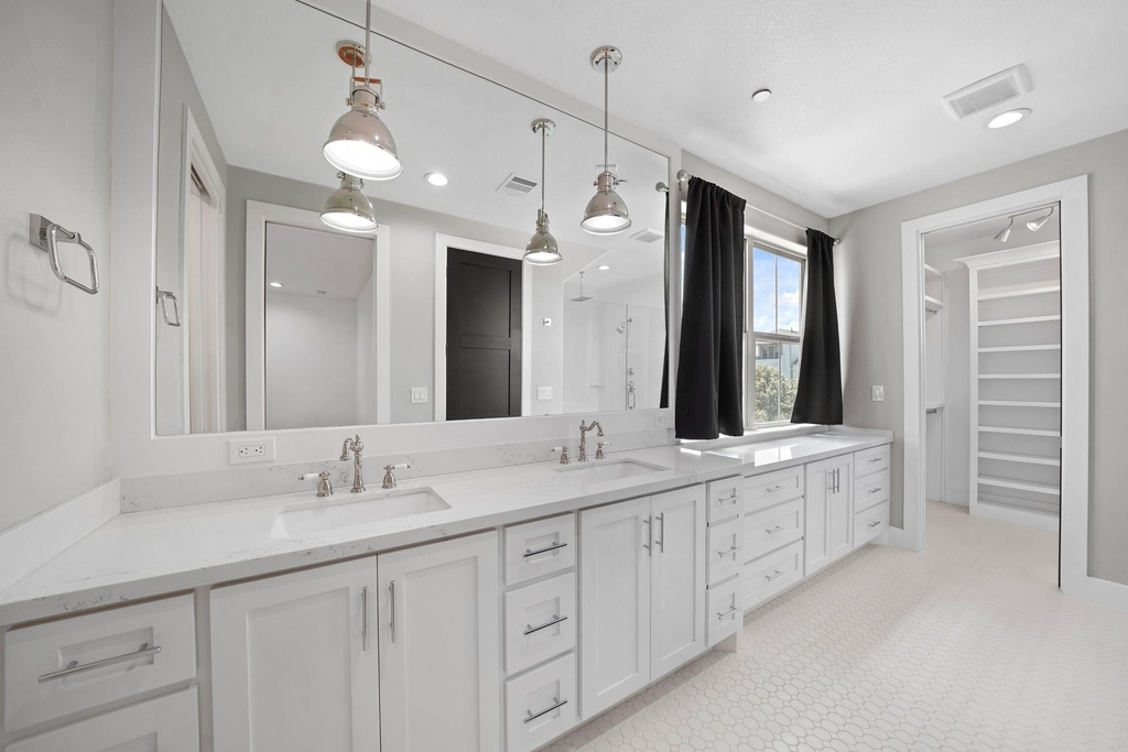5345 Larkin Street - Photo 10