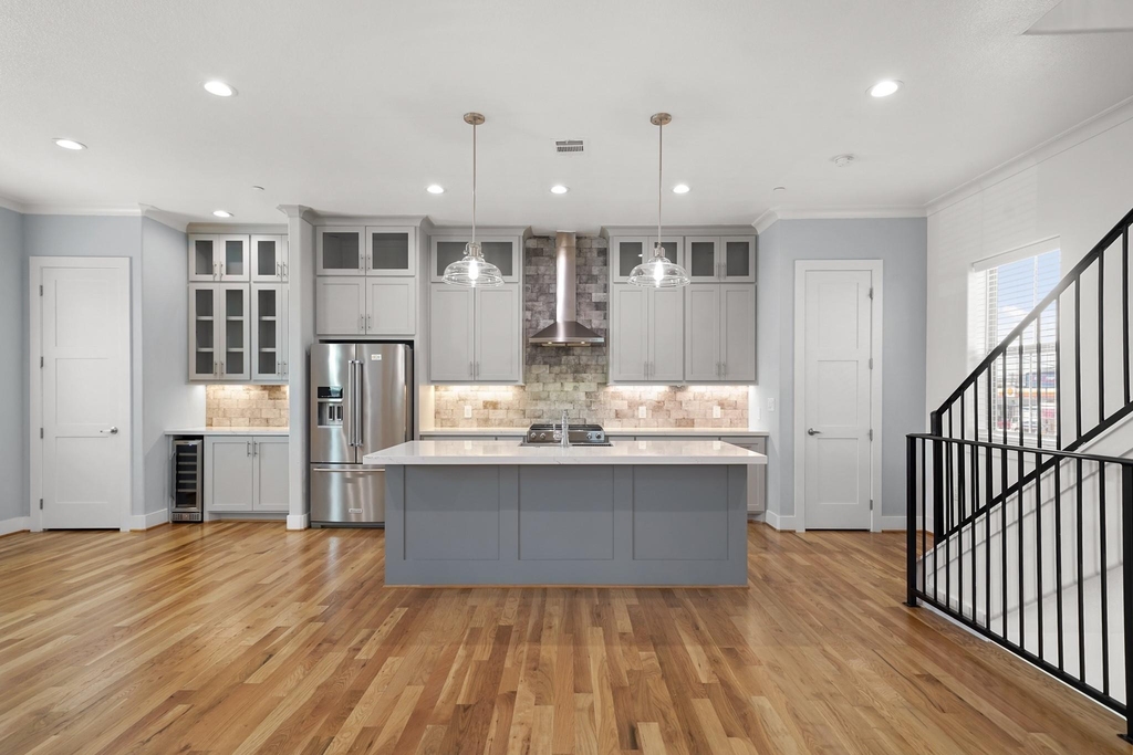 5345 Larkin Street - Photo 1