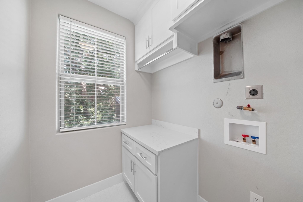 5345 Larkin Street - Photo 13