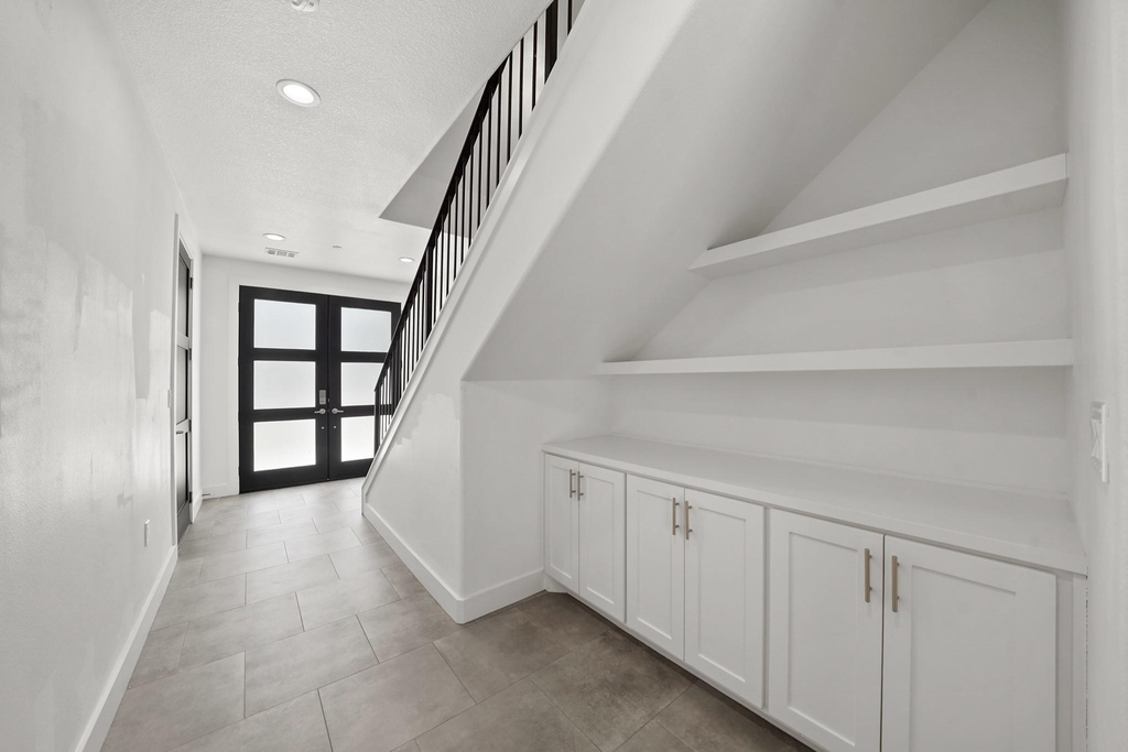 5345 Larkin Street - Photo 4