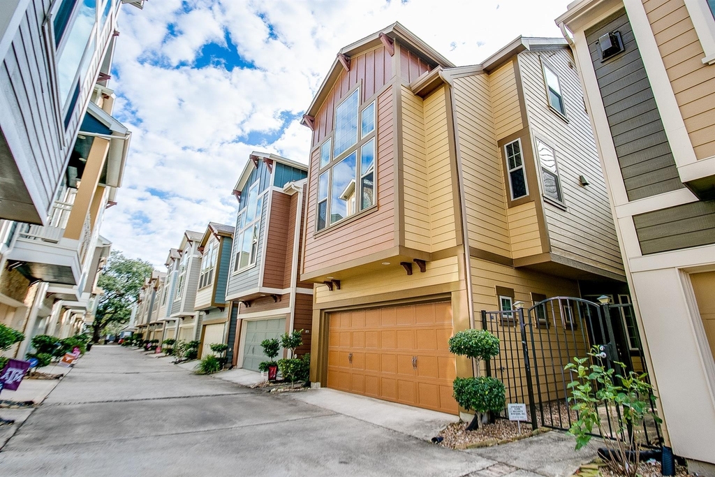 760 Nicholson Street - Photo 0
