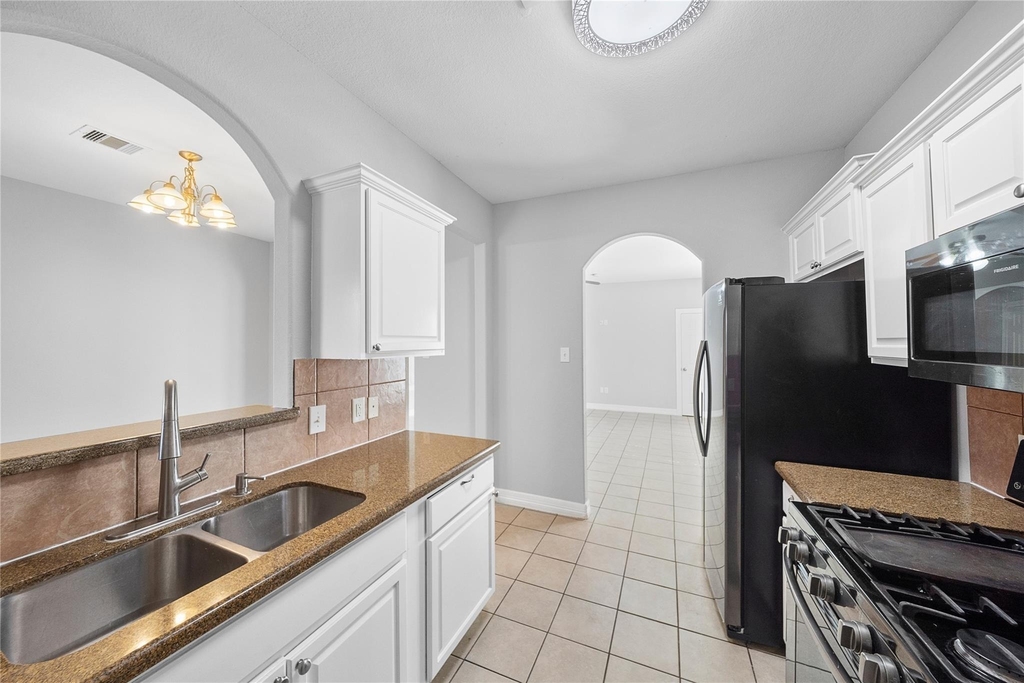 3002 Paige Street - Photo 6