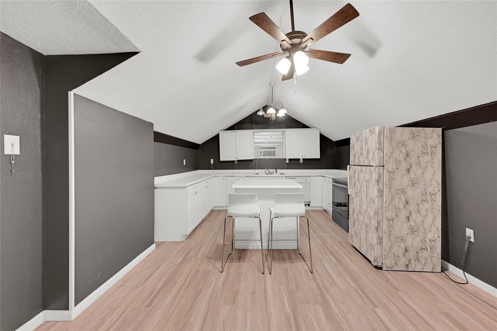 310 N Rock Island St - Photo 0