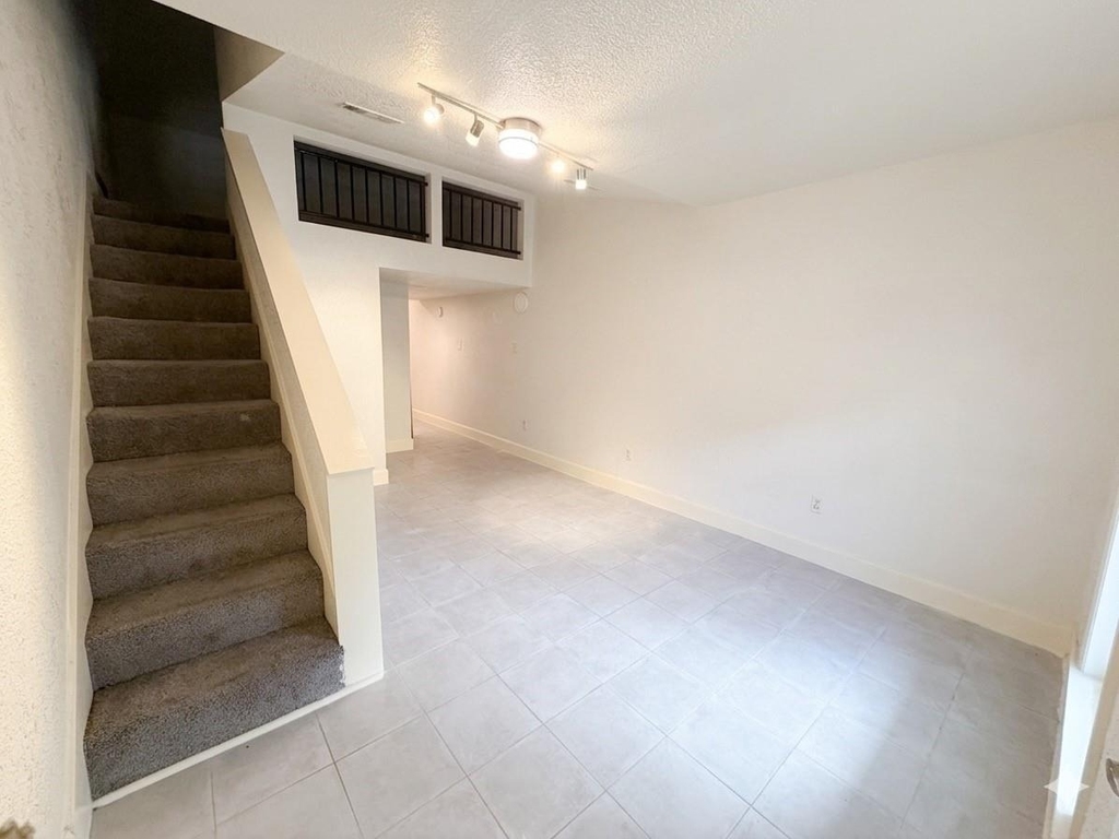 2127 Maximillian - Photo 1