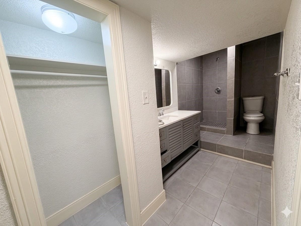 2127 Maximillian - Photo 3
