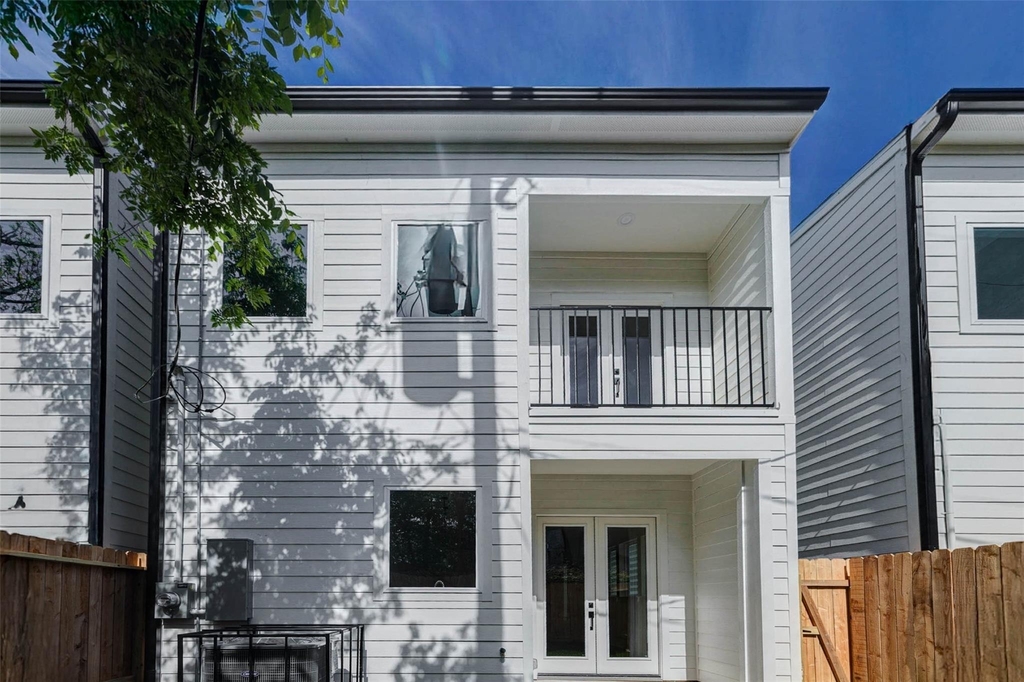7115 England Street - Photo 0