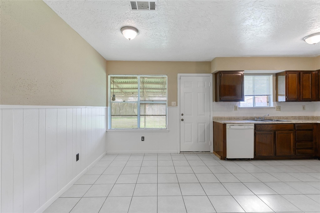 10427 Huntington Place Drive - Photo 3