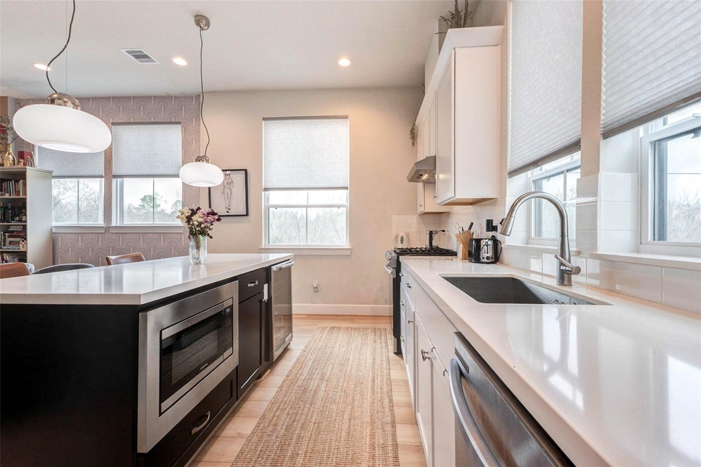 2802 Grand Fountains Drive - Photo 11