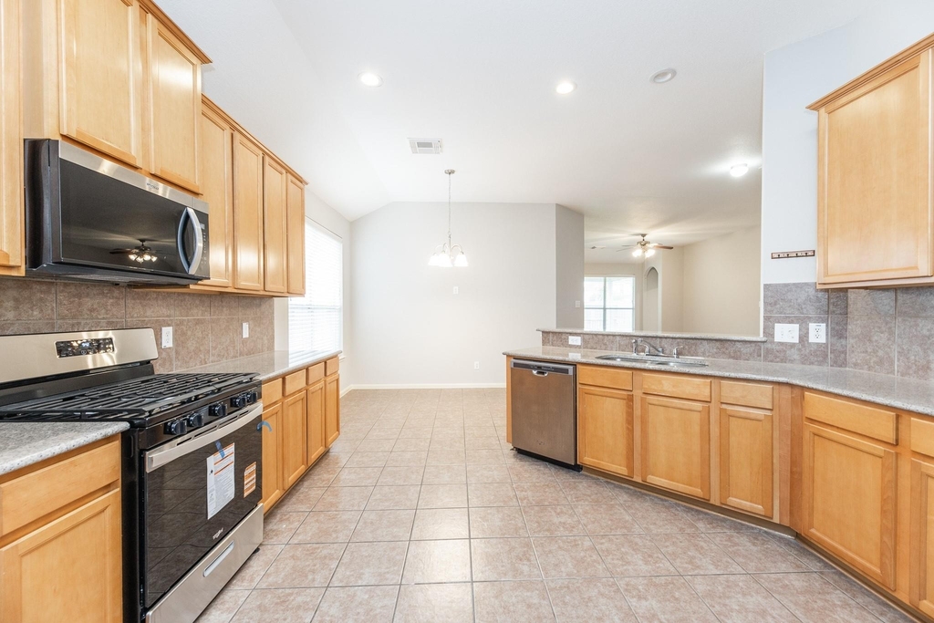 25811 Sundrop Meadows Lane - Photo 15