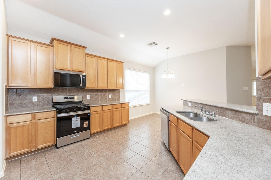 25811 Sundrop Meadows Lane - Photo 16