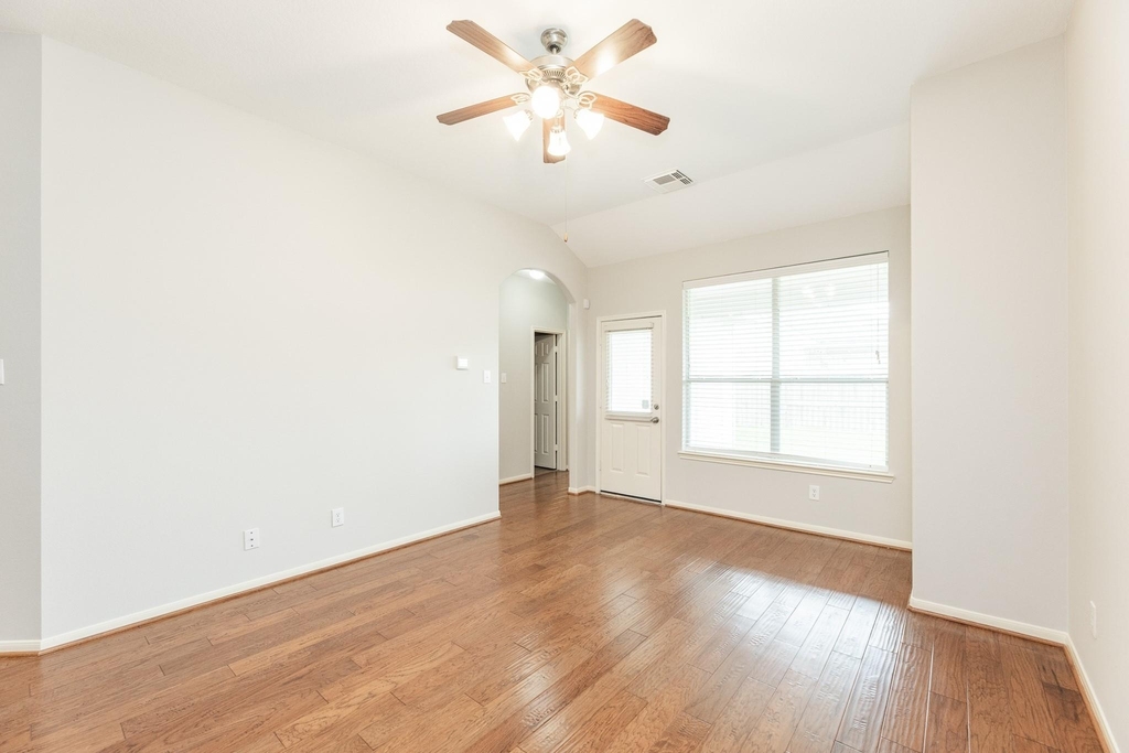 25811 Sundrop Meadows Lane - Photo 8