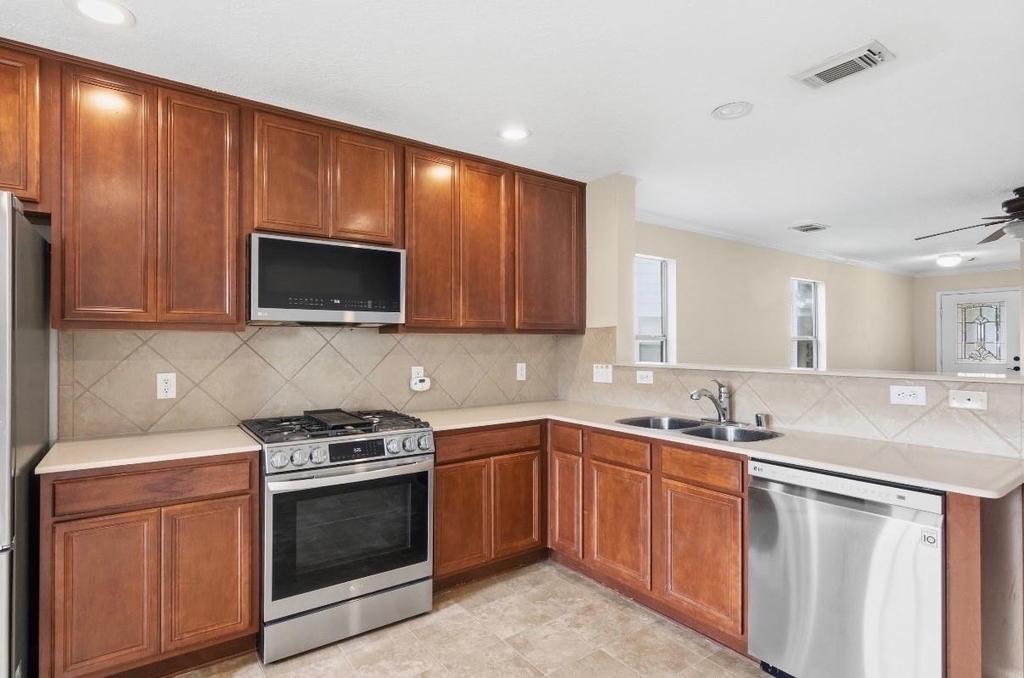 3638 Fuller Bluff Drive - Photo 5