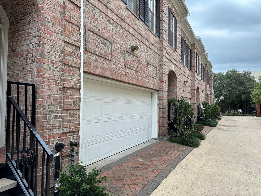6857 Staffordshire Boulevard - Photo 1