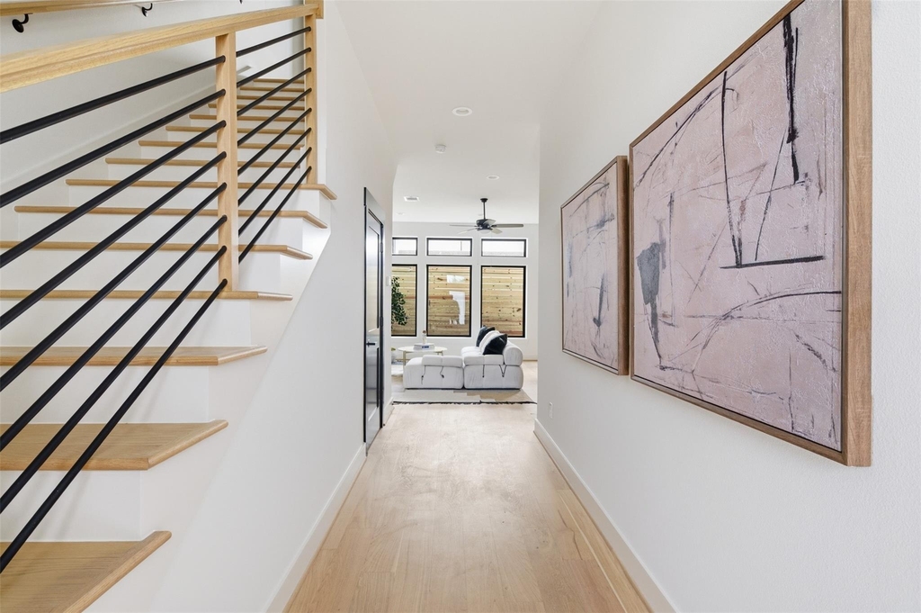 4605 Harrisburg Boulevard - Photo 2