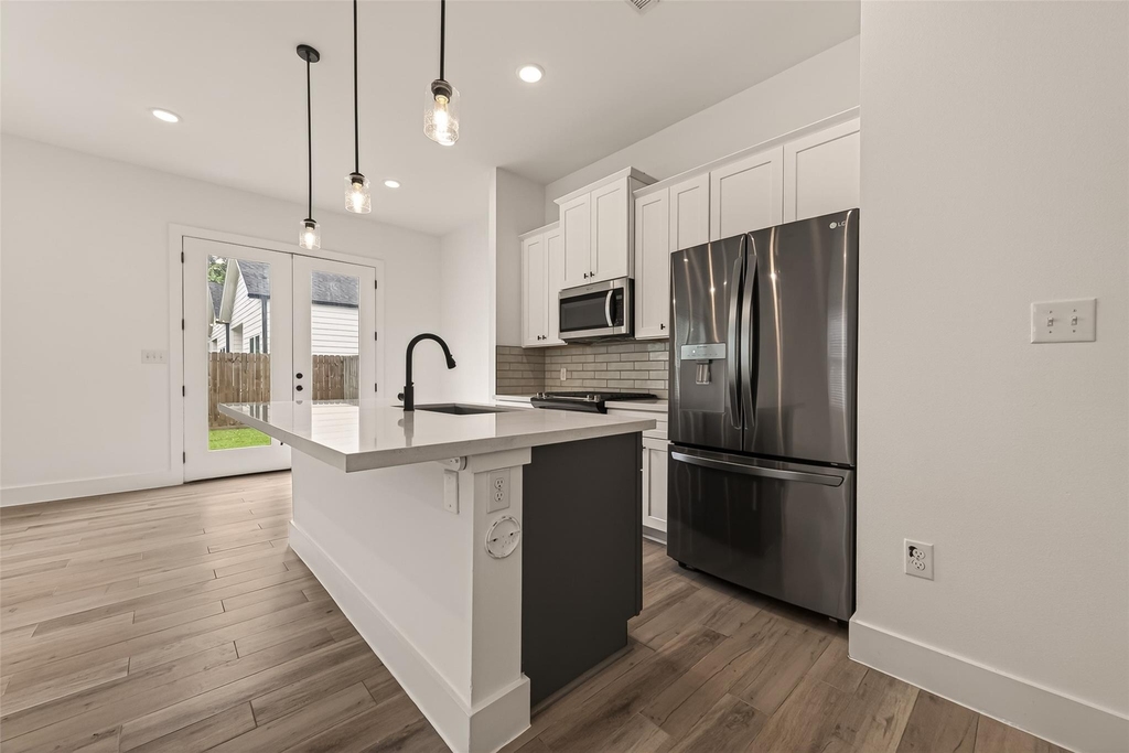 5206 Firnat Street - Photo 11