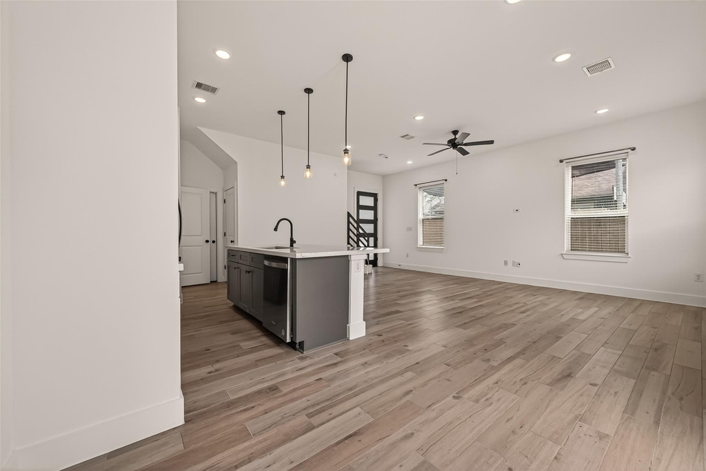 5206 Firnat Street - Photo 9